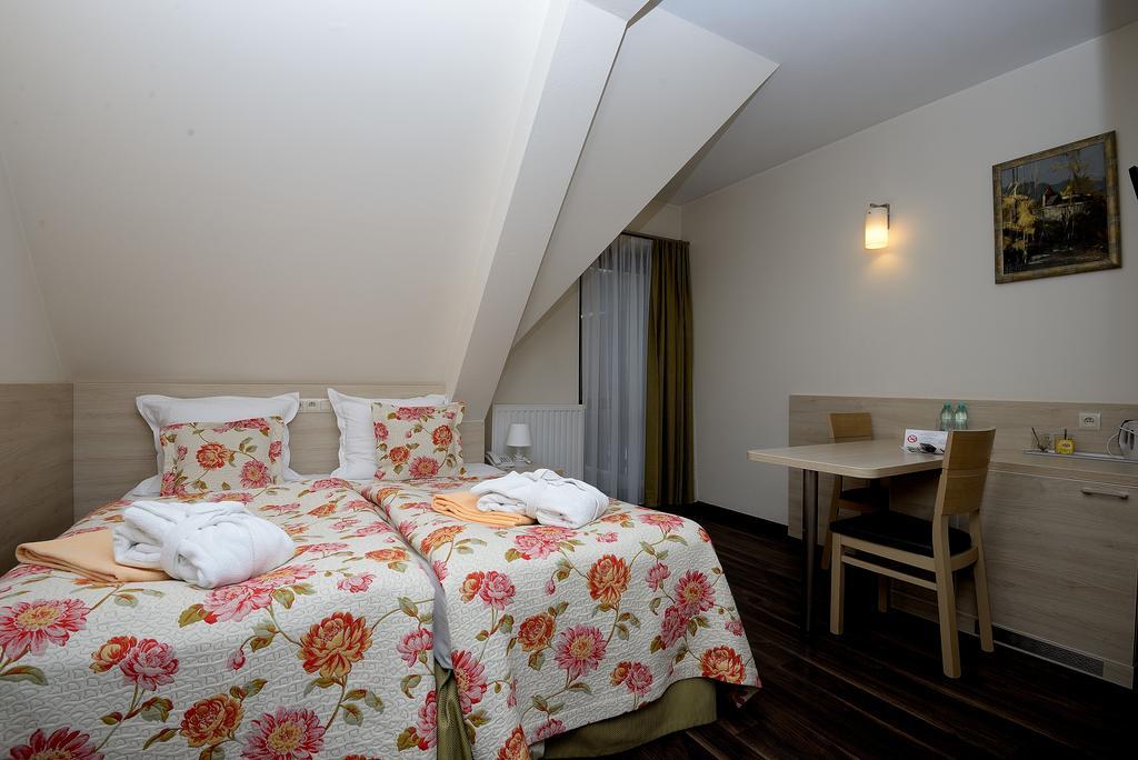 Hotel Nad Przelomem Sromowce Nizne Bagian luar foto